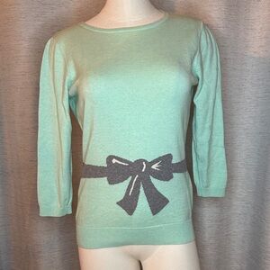 Mint Green Cashmere Crew Neck Sweater with Bow Design